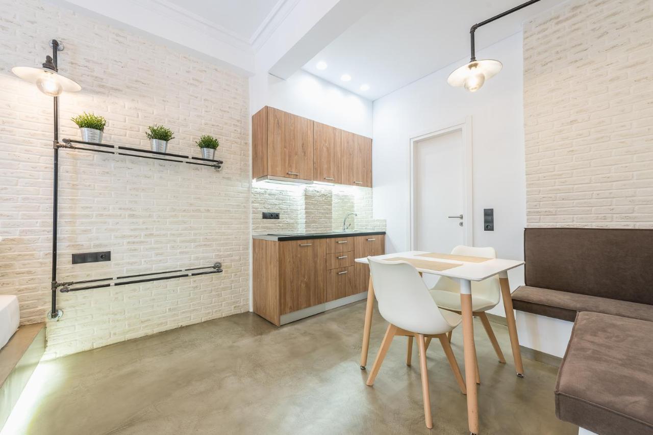 Stylish 1Br Apartment In The Heart Of Koukaki Атина Екстериор снимка